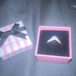NEW Elegant Rose Gold Women's Ring Set Size 7